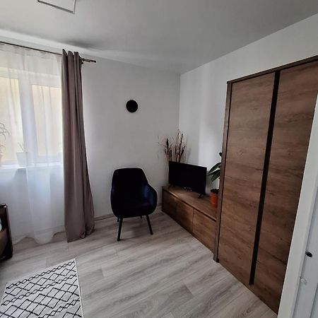 Miha'S Apartament Sulina Kültér fotó