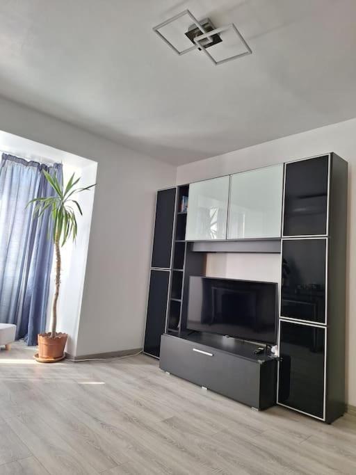 Miha'S Apartament Sulina Kültér fotó